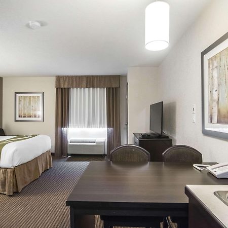 Quality Inn & Suites Thompson Buitenkant foto