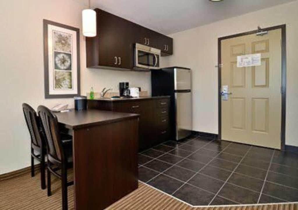 Quality Inn & Suites Thompson Buitenkant foto