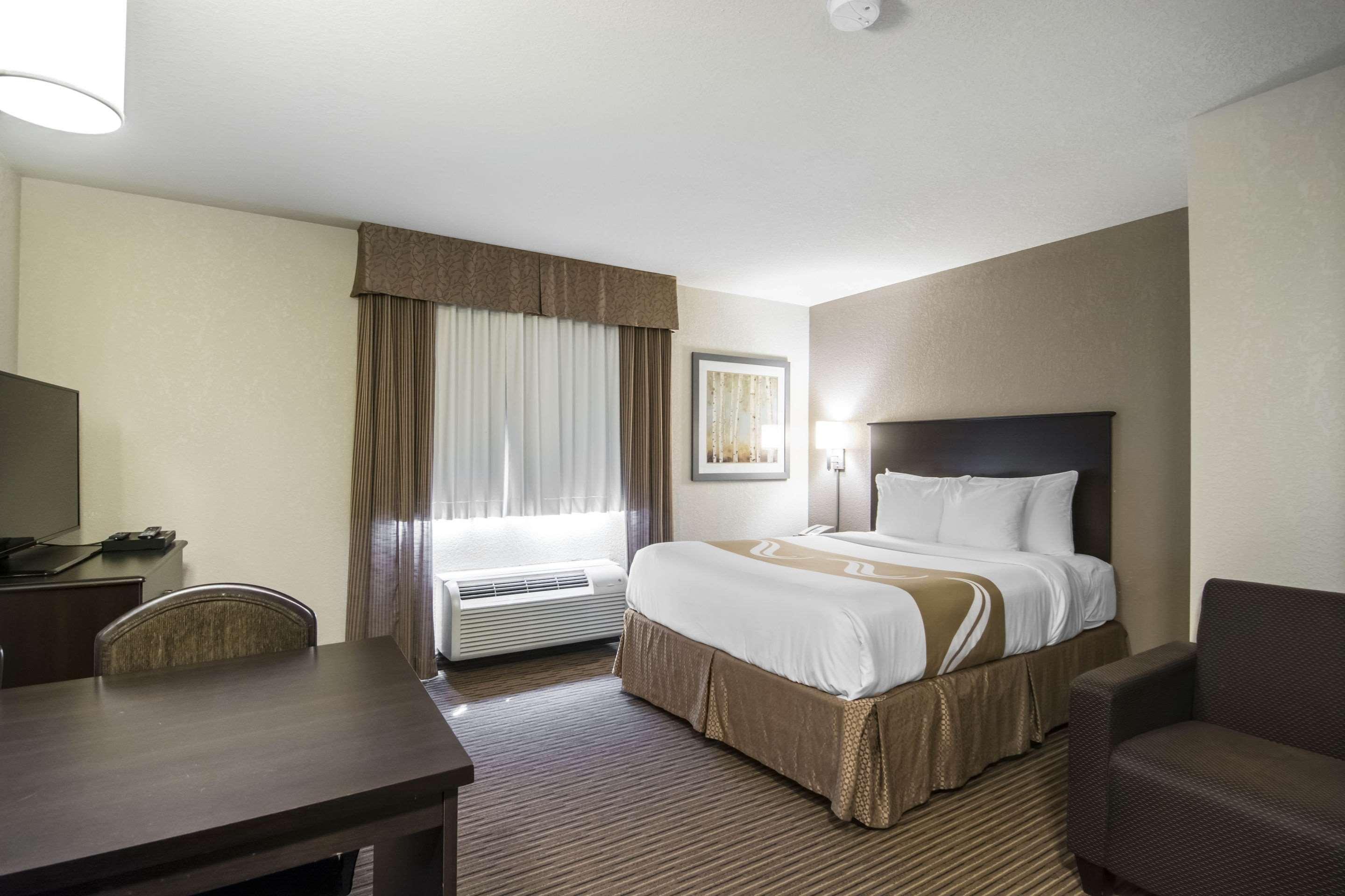 Quality Inn & Suites Thompson Buitenkant foto