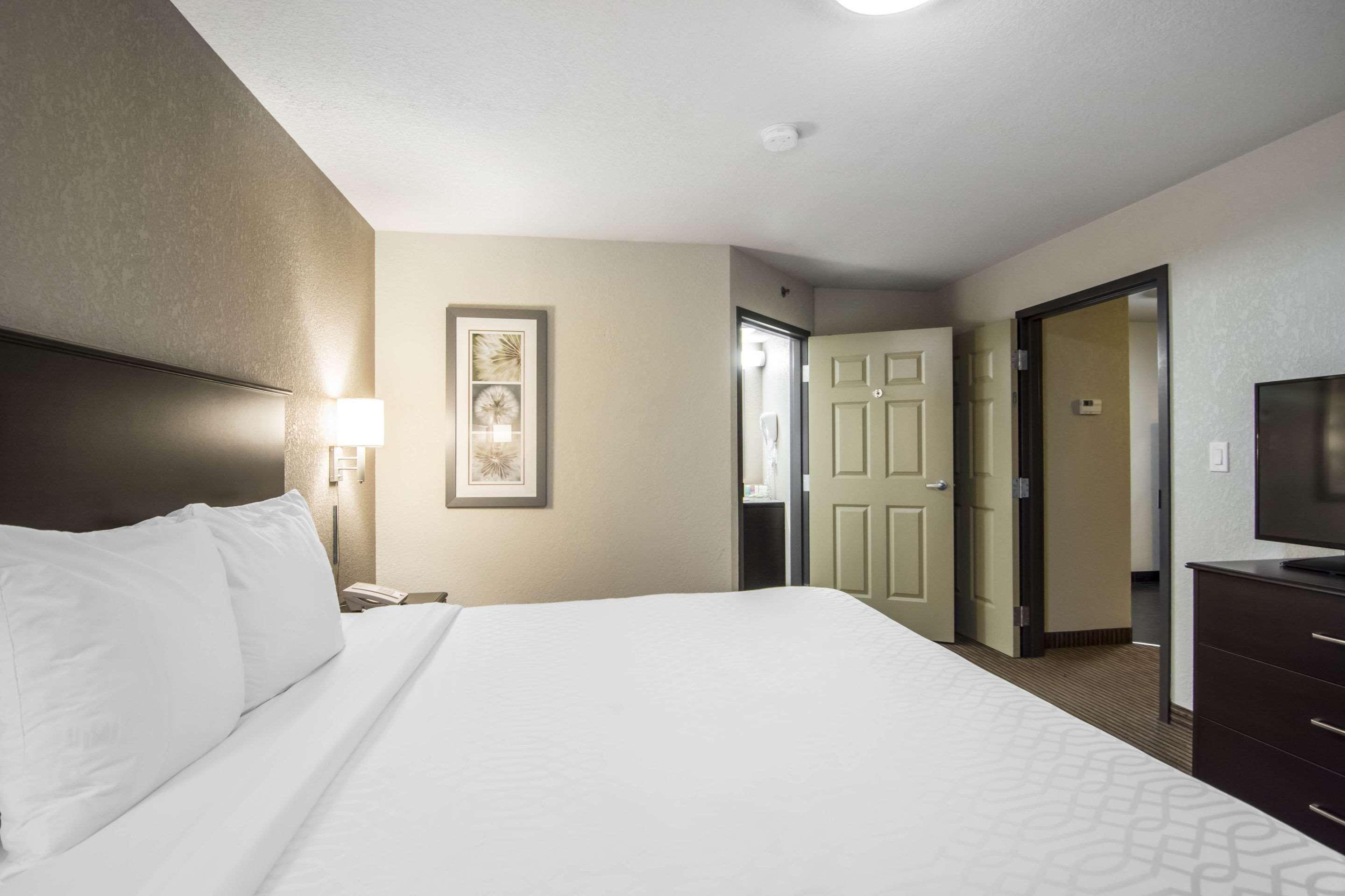Quality Inn & Suites Thompson Buitenkant foto