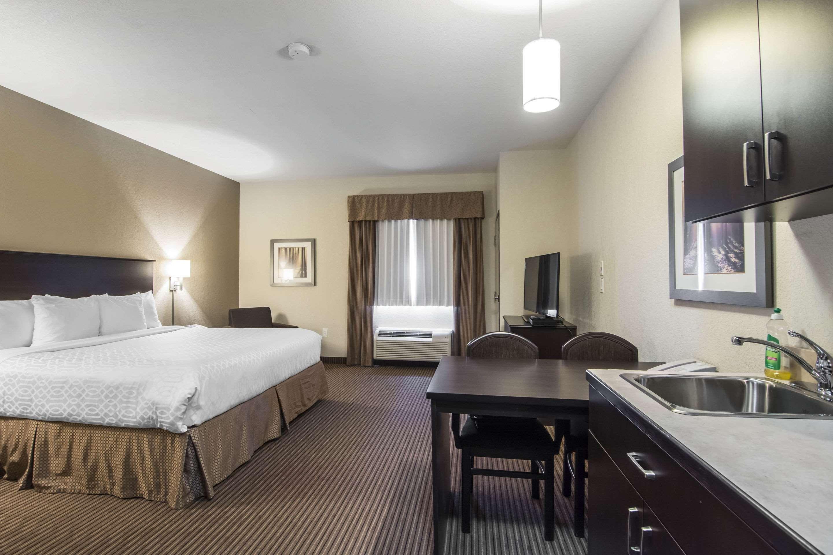 Quality Inn & Suites Thompson Buitenkant foto