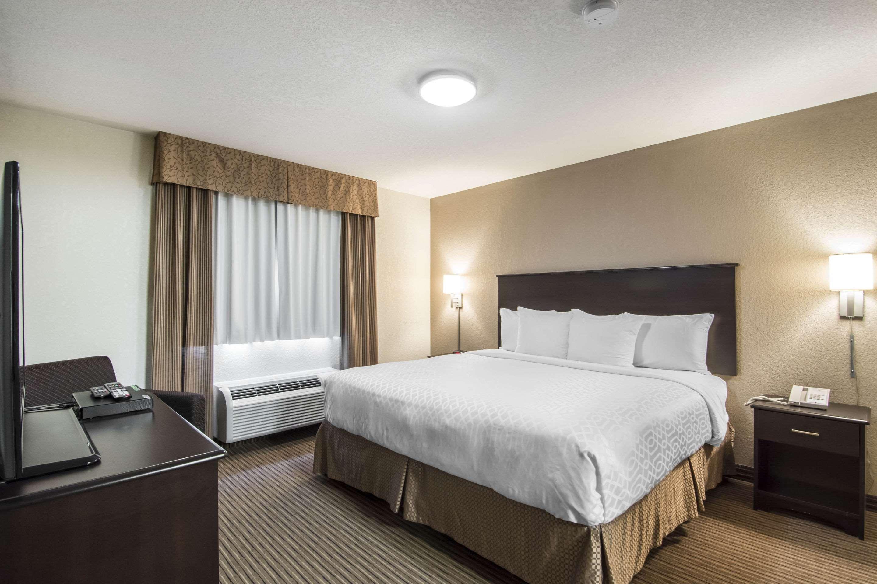 Quality Inn & Suites Thompson Buitenkant foto