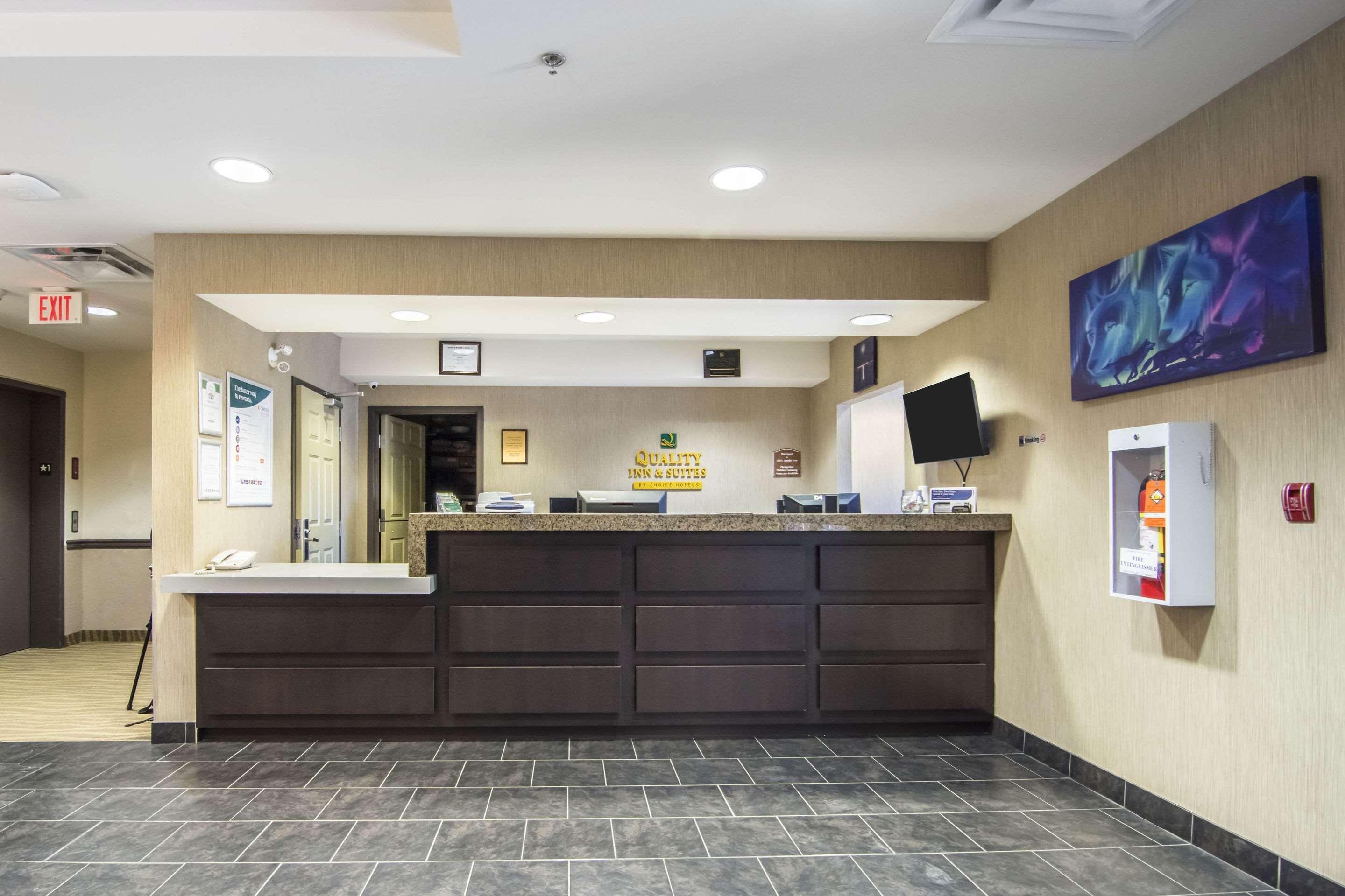 Quality Inn & Suites Thompson Buitenkant foto