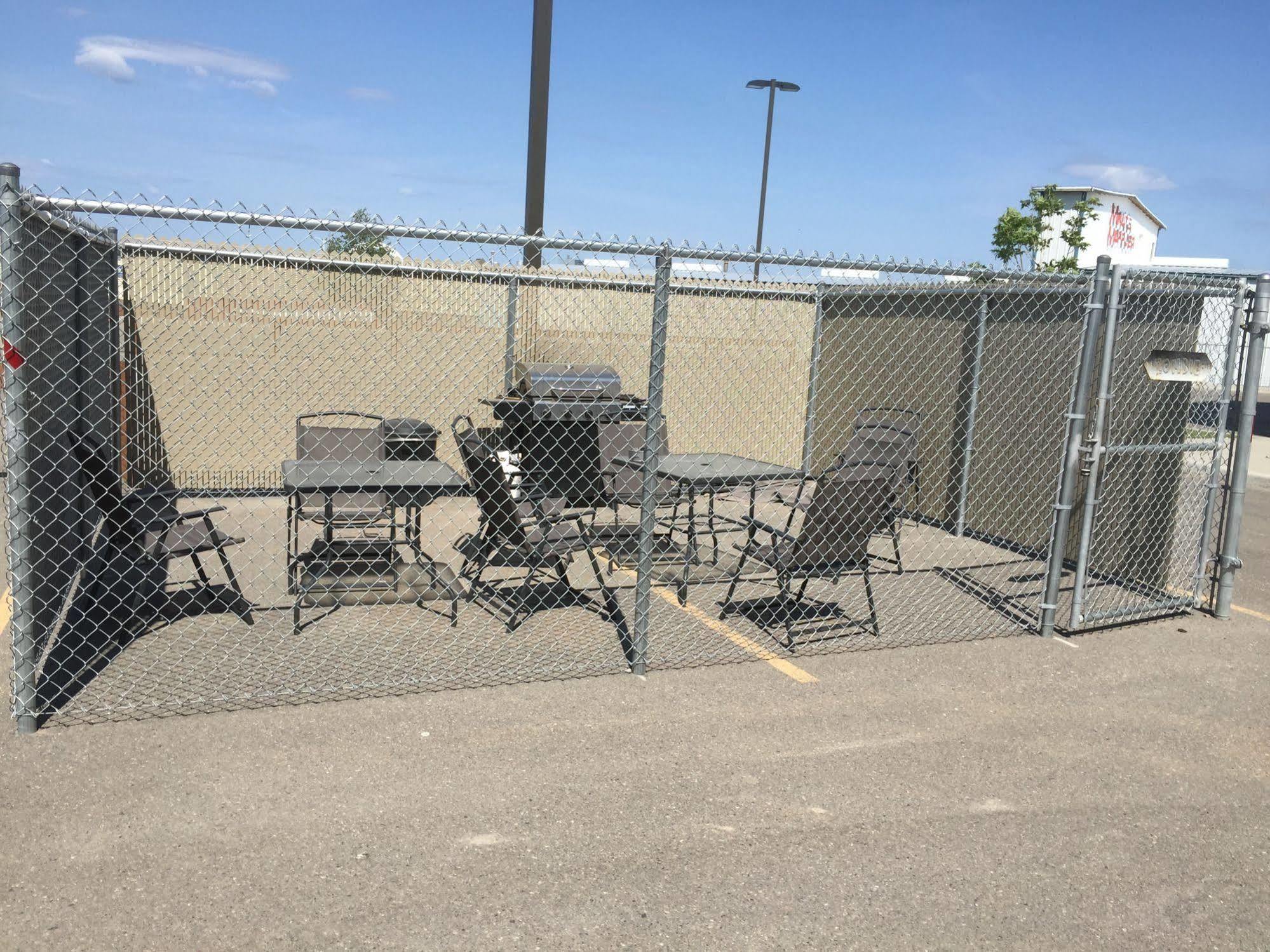 Quality Inn & Suites Thompson Buitenkant foto
